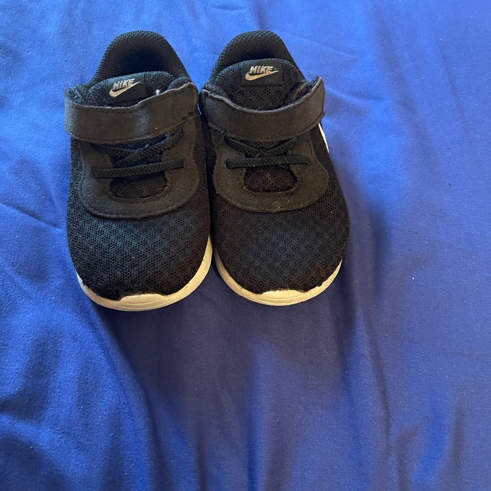 Nike shoes 6c